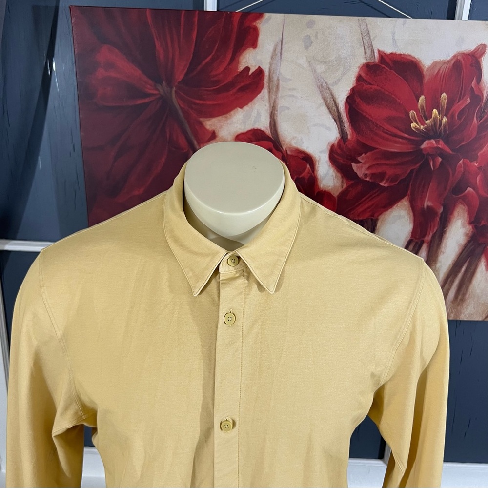 lululemon athletica Men's Yellow Button-Down Shirt - Picture 4 of 11